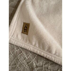 Ugg Ivory Plush Luxurious Thick Throw Blanket w bag Couch Cozy Warm 47x70 Logo